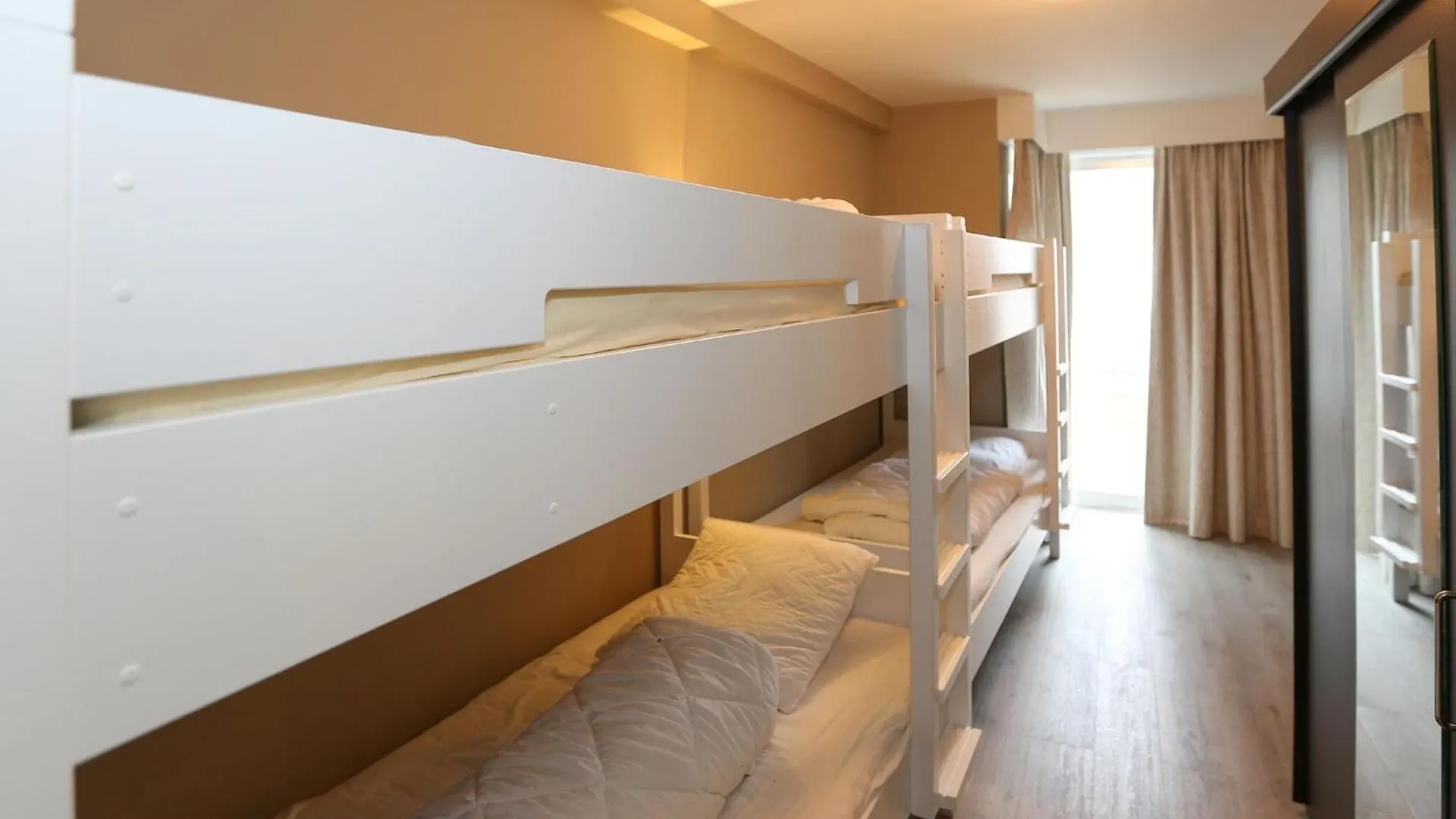 Decuman Spacious Family Apartment In Middelkerke