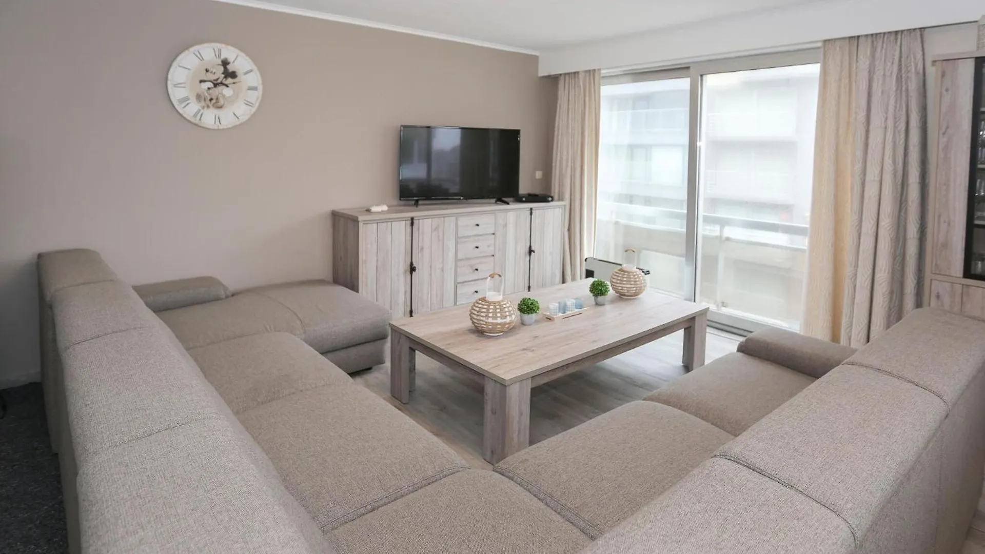 Decuman Spacious Family Apartment In Middelkerke